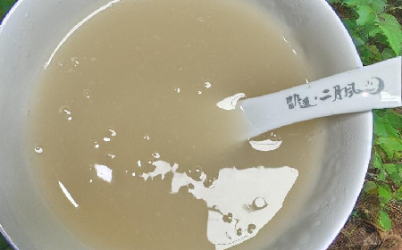 有機(jī)野生葛根粉：傳統(tǒng)養(yǎng)生食材的現(xiàn)代魅力